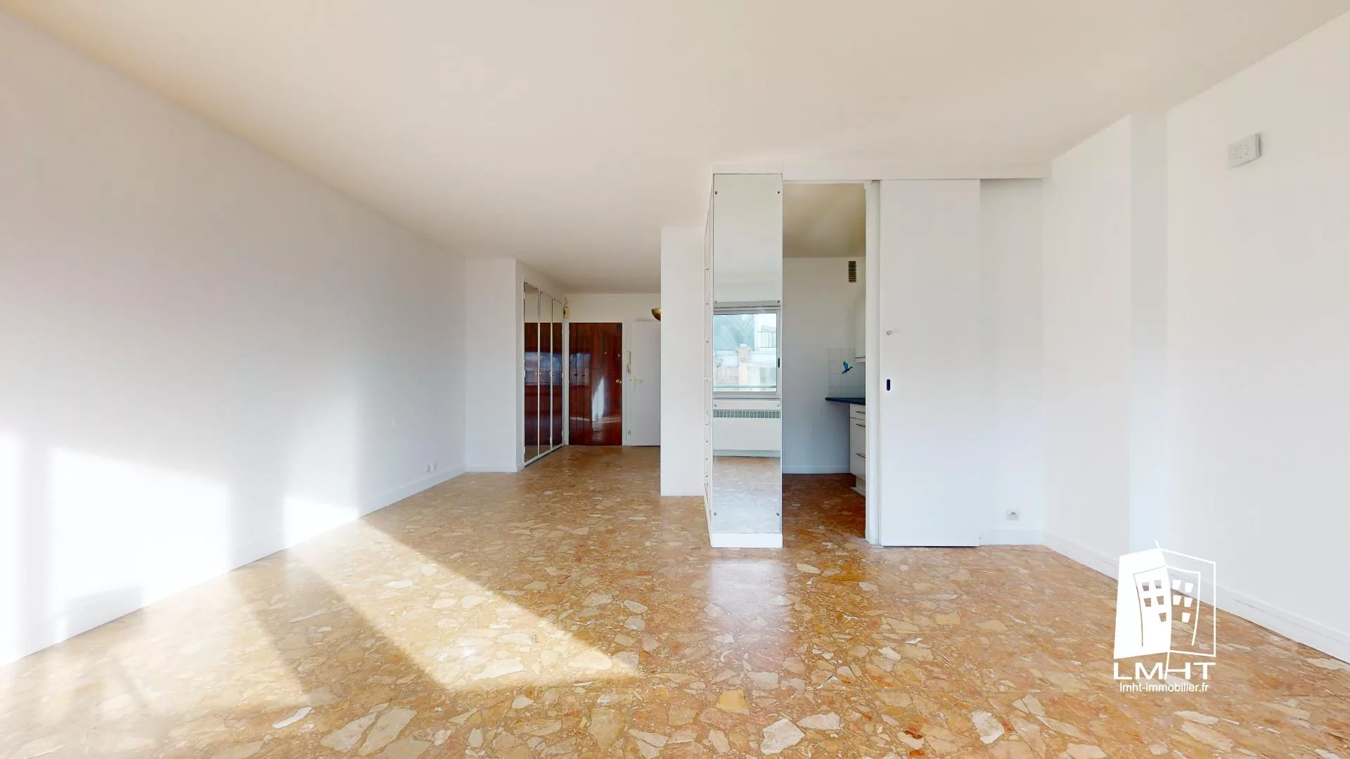 fr75-219-d4fe71d6 Appartement T1 de 41m2 à Paris