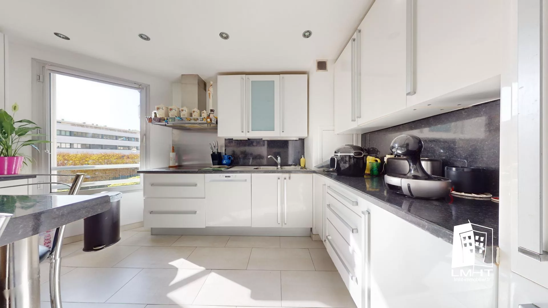 fr92-246-830e61c6 Appartement T5 de 109m2 + Parking + Cave + Balcon à Meudon