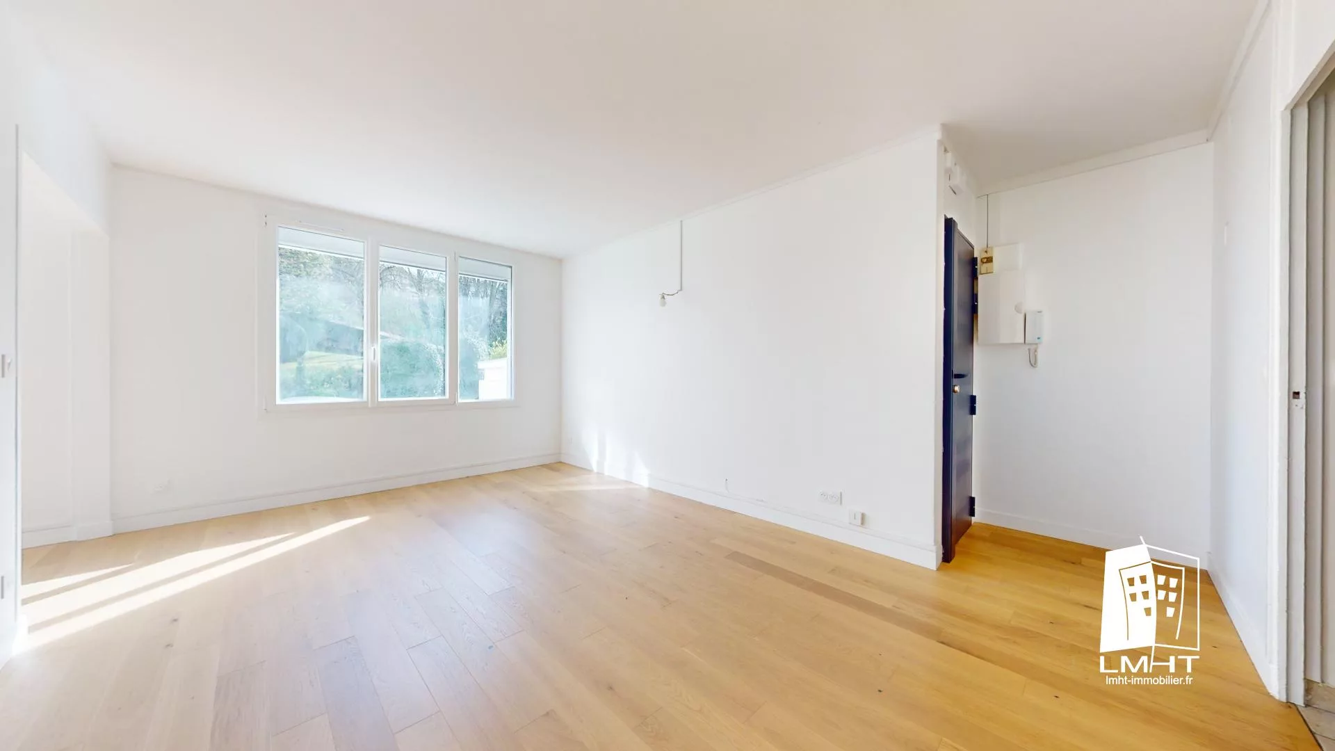 fr92-256-bc7e2240 Appartement T3 de 59m2 + Cave à Sèvres