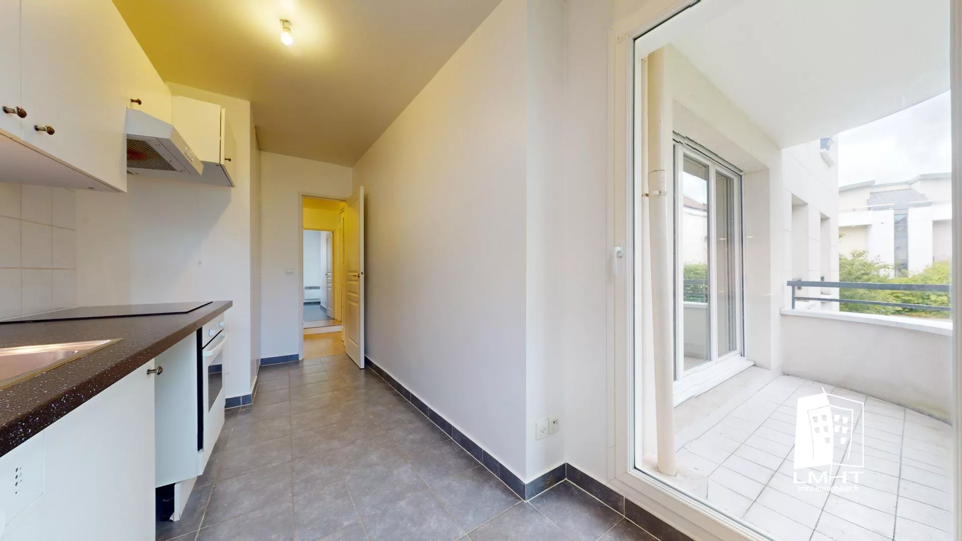 fr92-271-9b0a54ee Appartement T2 de 52m2 + Parking + Cave + Balcon à Sèvres