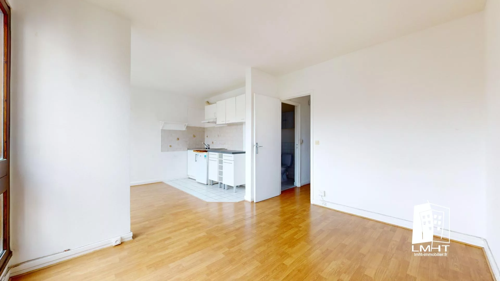 fr78-313-441cd992 Studio de 27m2 + Terrasse à Le Chesnay