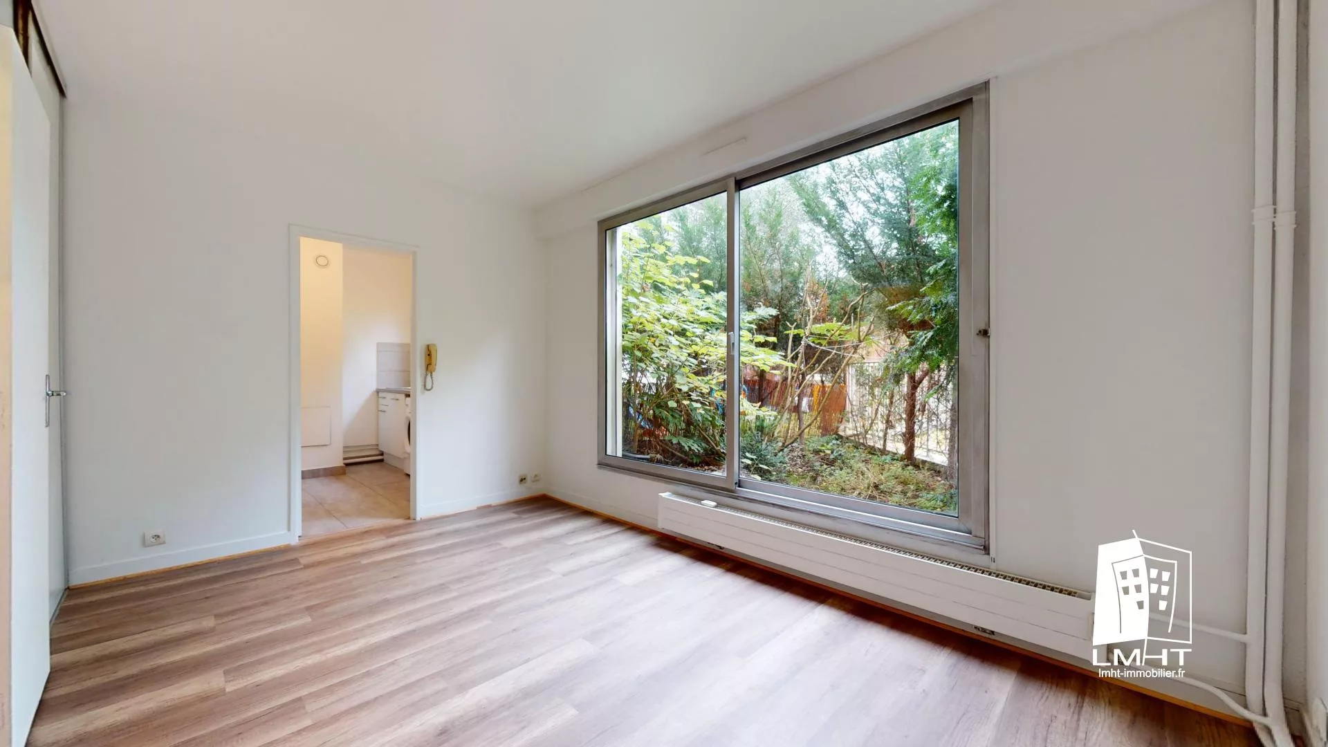 fr92-323-437e4342 Studio de 22m2 + Cave à Courbevoie