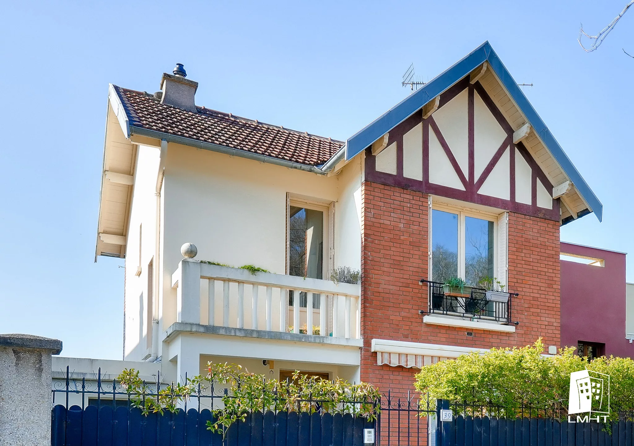 fr92-375-2cdeaaa3 Maison T5 de 141m2 + Parking + Cave + Terrasse + Balcon à Sèvres