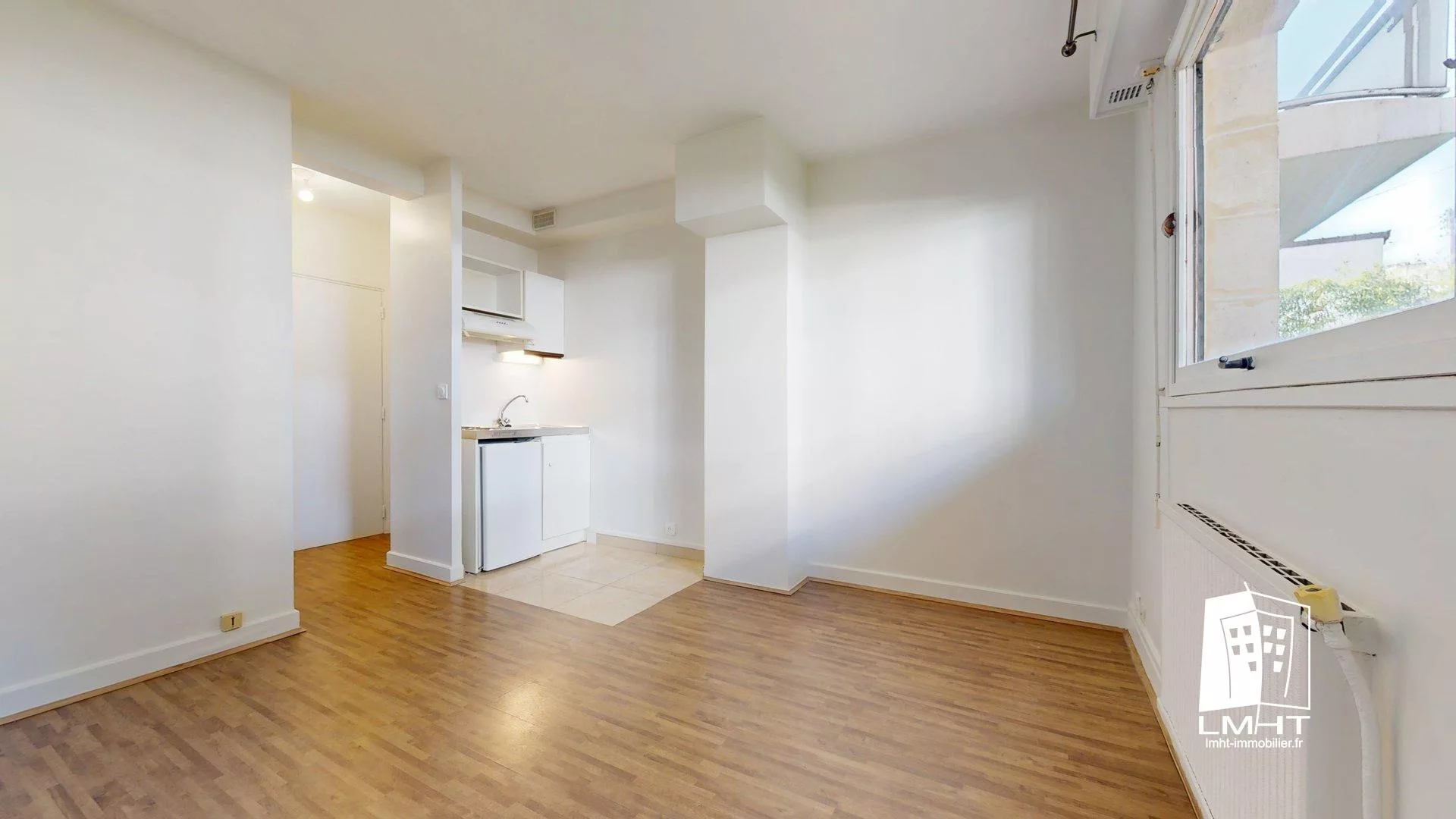 fr92-381-fc9a5233 Studio de 17m2 + Parking + Cave à Rueil-Malmaison