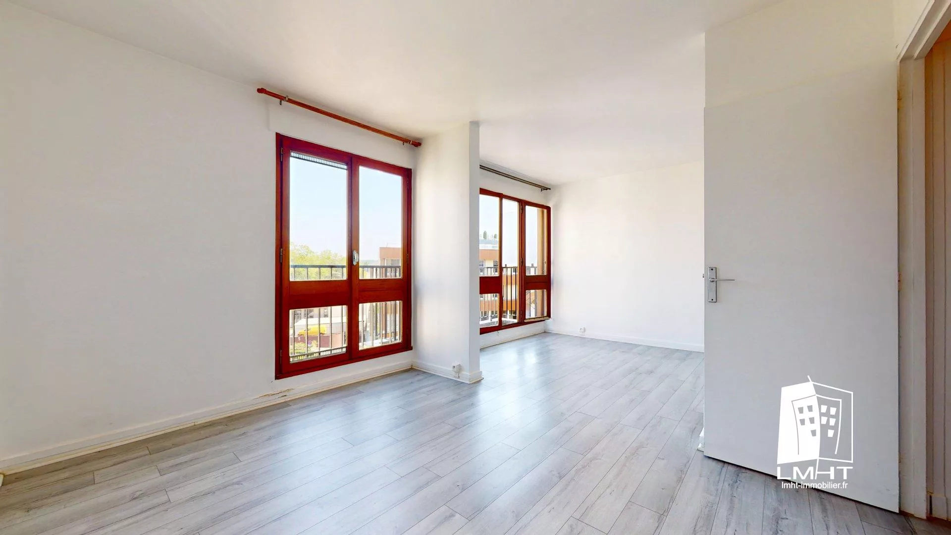 fr78-405-632ba36a Studio de 27m2 + Terrasse à Le Chesnay