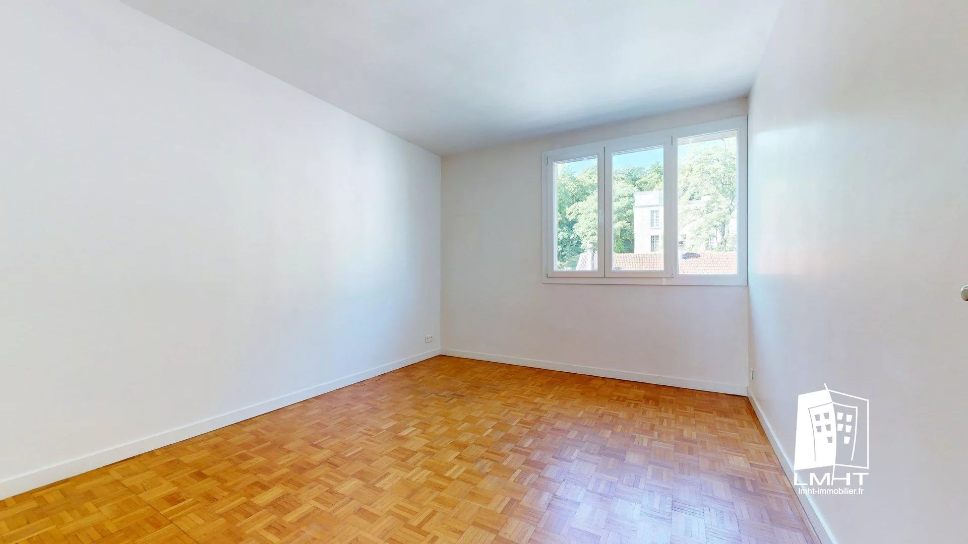 fr92-416-5fdff54c Appartement T2 de 40m2 + Cave + Balcon à Sèvres