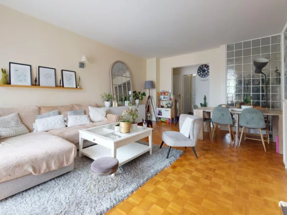 Appartement T3 de 80m2 + Parking + Cave + Balcon à Le Pecq