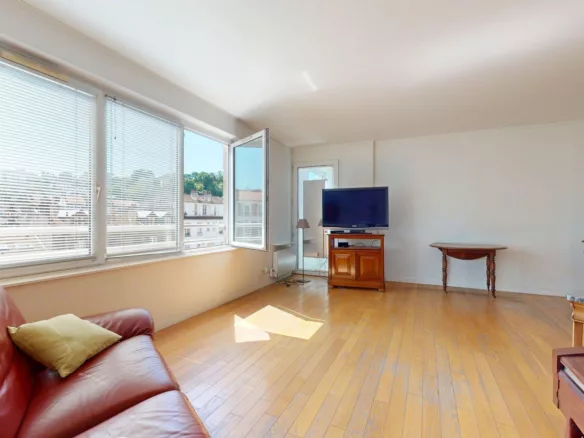 Appartement T4 de 88m2 + Parking + Cave à Sèvres