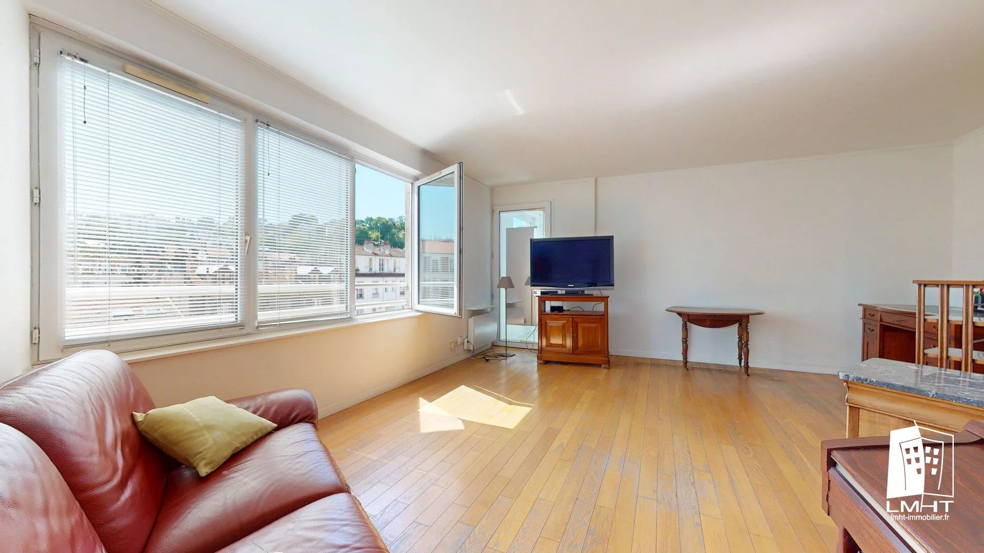 fr92-429-23e0bf19 Appartement T4 de 88m2 + Parking + Cave à Sèvres