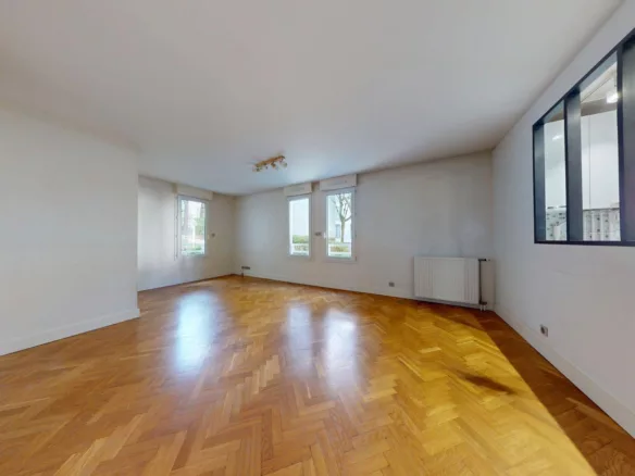 Appartement T3 de 73m2 + Parking + Cave à Sèvres