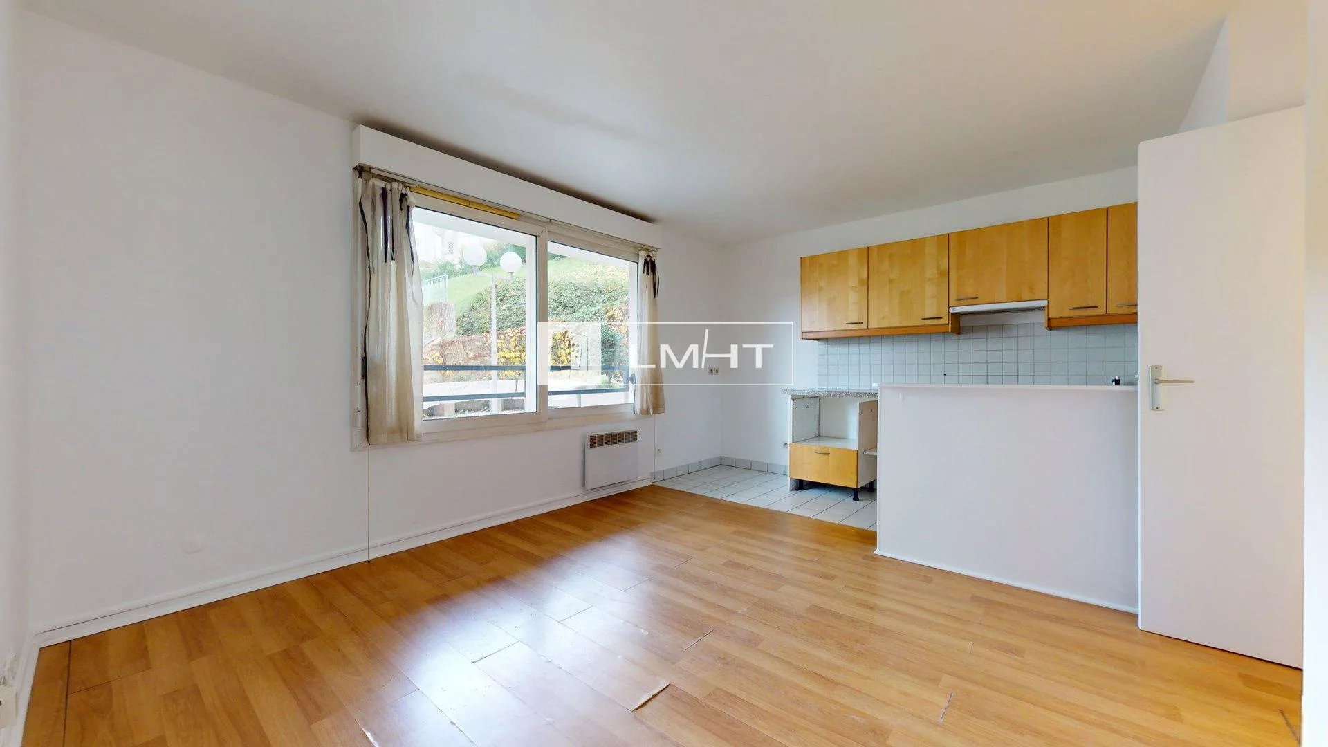fr92-440-eecf5203 Studio de 26m2 + Cave à Chaville