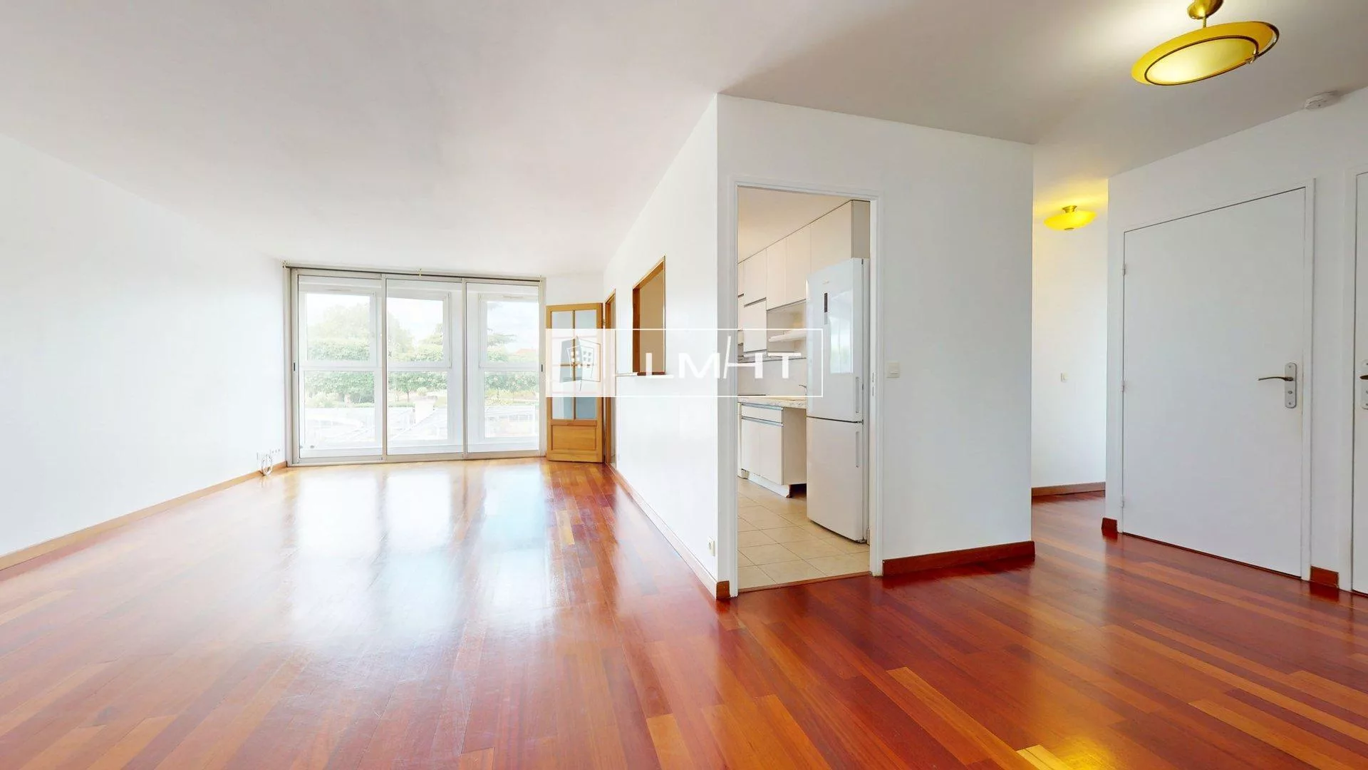 fr92-490-b03236e8 Appartement T3 de 74m2 + Parking + Cave à Sèvres