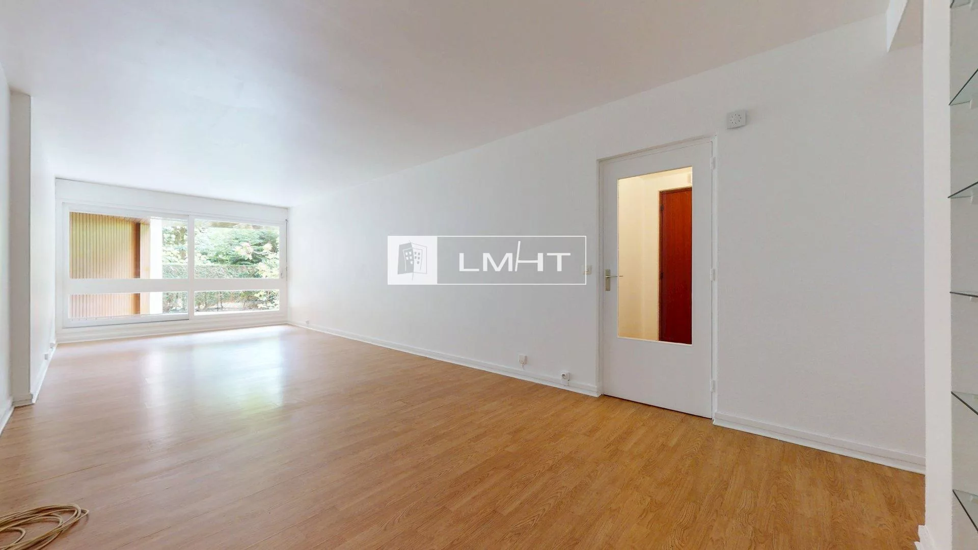 fr78-499-9172d088 Appartement T2 de 44m2 + Parking + Terrasse à Le Chesnay Rocquencourt