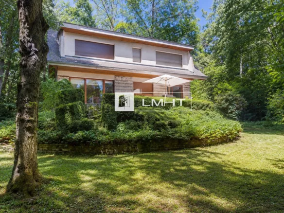 Maison T6 de 153m2 + Parking + Terrasse à L’Étang-la-Ville